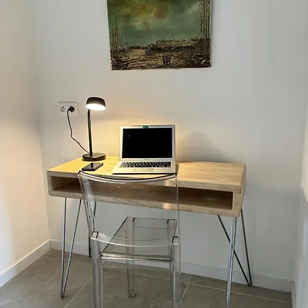 Large Sunny And Bright With Park View * Ostend