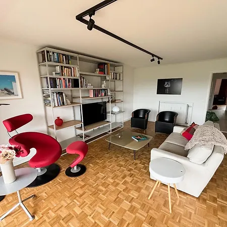 Large Sunny And Bright With Park View Apartmán *