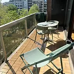 아파트 Large Sunny And Bright With Park View