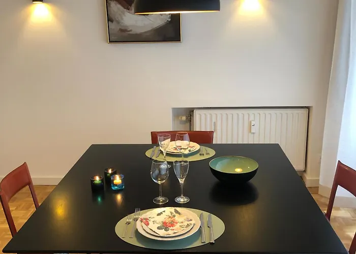 Large Sunny And Bright With Park View